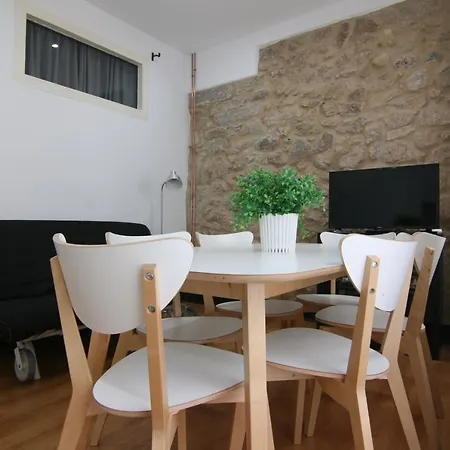 En Rua Alta, Apartamento Para Siete Personas Διαμέρισμα Βίγκο