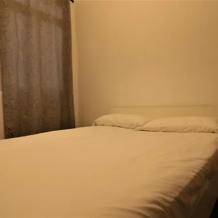 En Rua Alta, Apartamento Para Siete Personas Διαμέρισμα